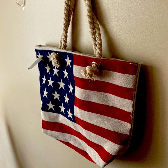 Handbags - USA beach bag 17” w by 15” l NWT